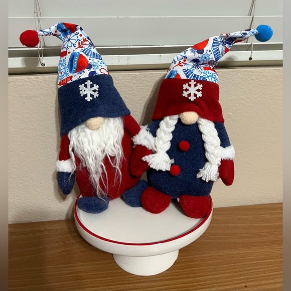 Blue and Red Christmas Gnomes - Picture 1 of 2